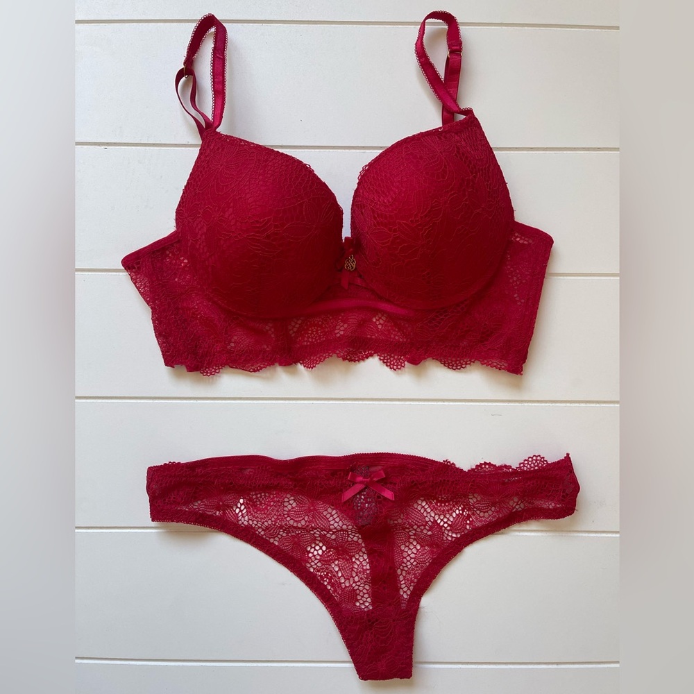 Daisy Fuentes Intimates Set 36B bottoms L